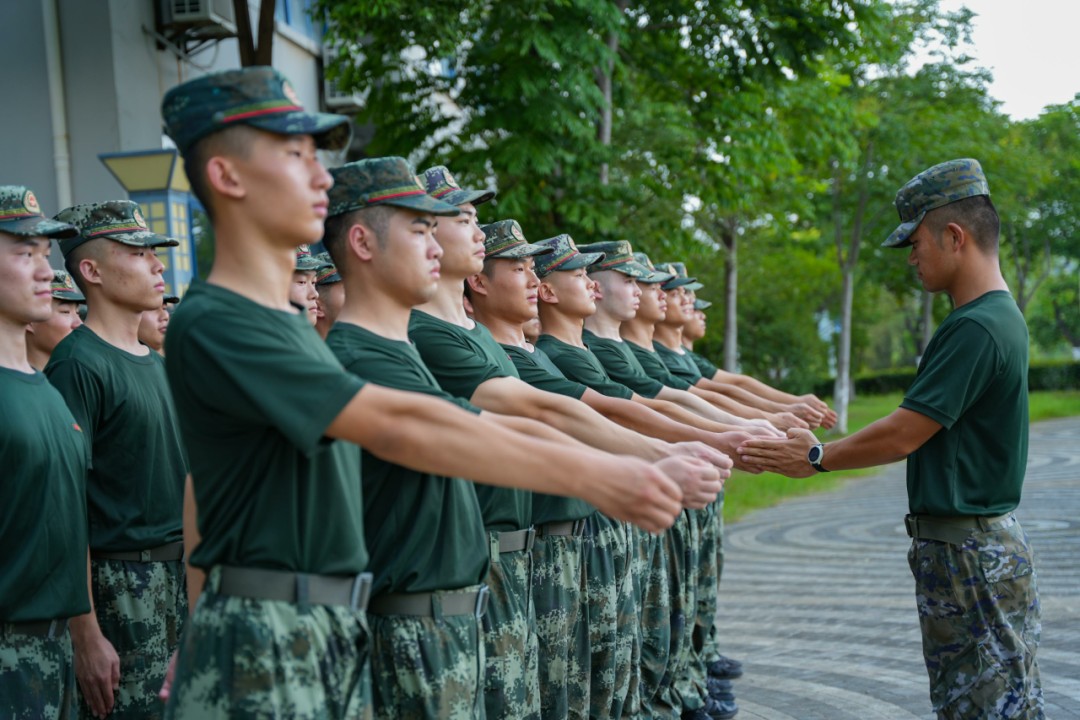 江苏海事职业技术学院军士风采1