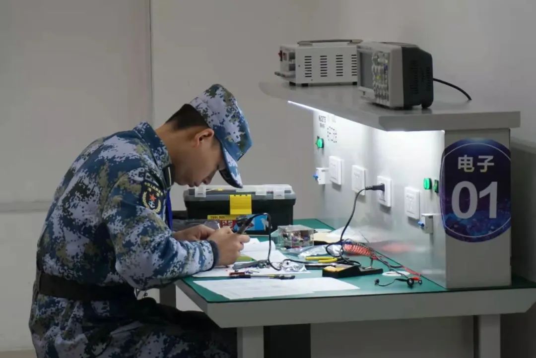 江西航空职业技术学院军士风采1