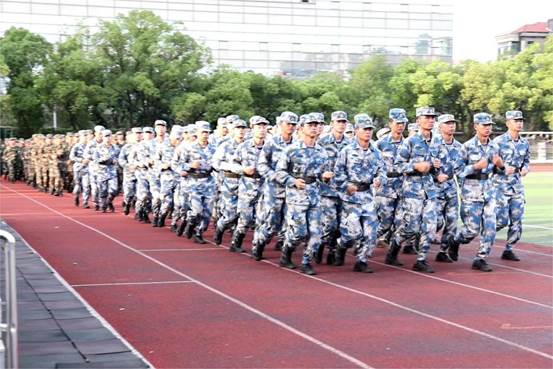 江西水利电力大学军士风采1