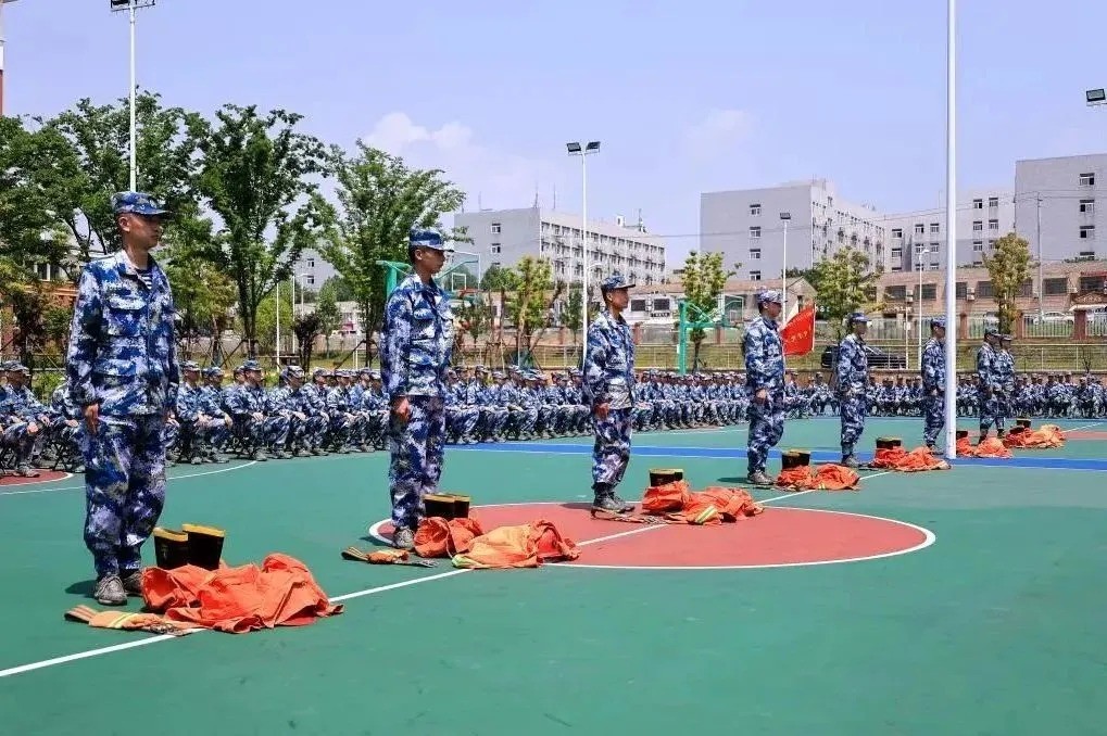 湖北交通职业技术学院军士风采1