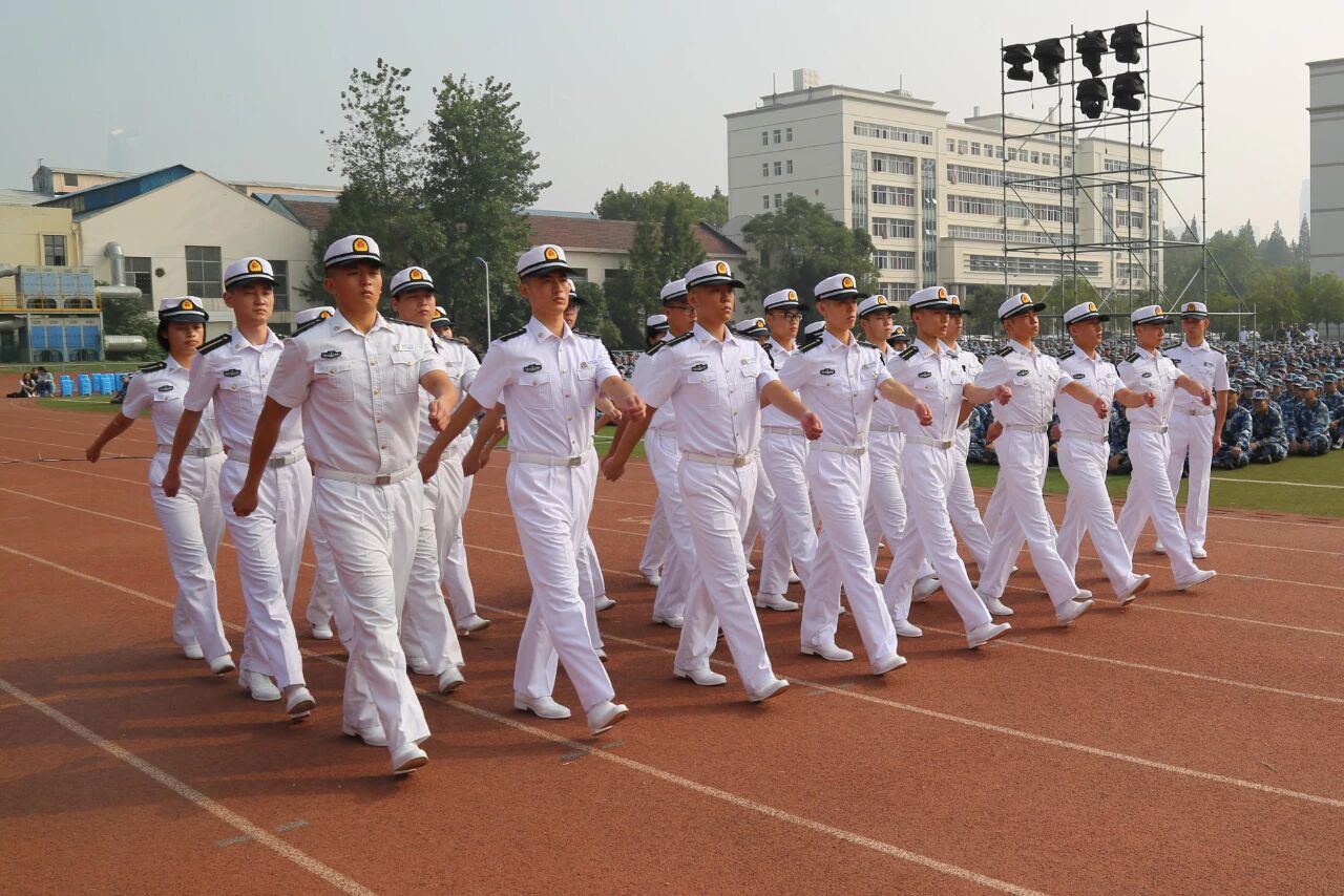 武汉船舶职业技术学院军士风采1