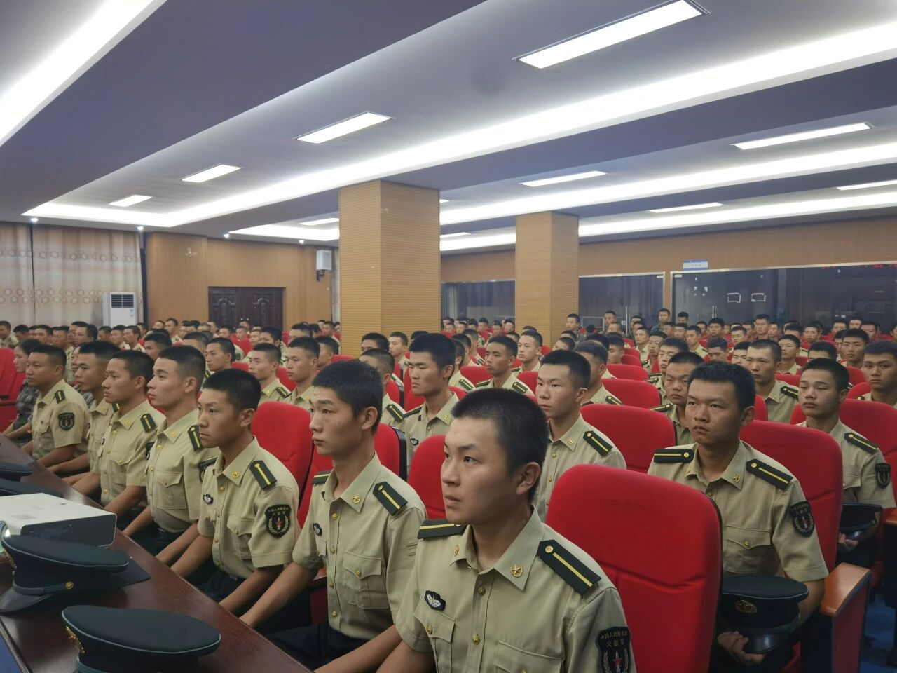 重庆交通职业学院军士风采1