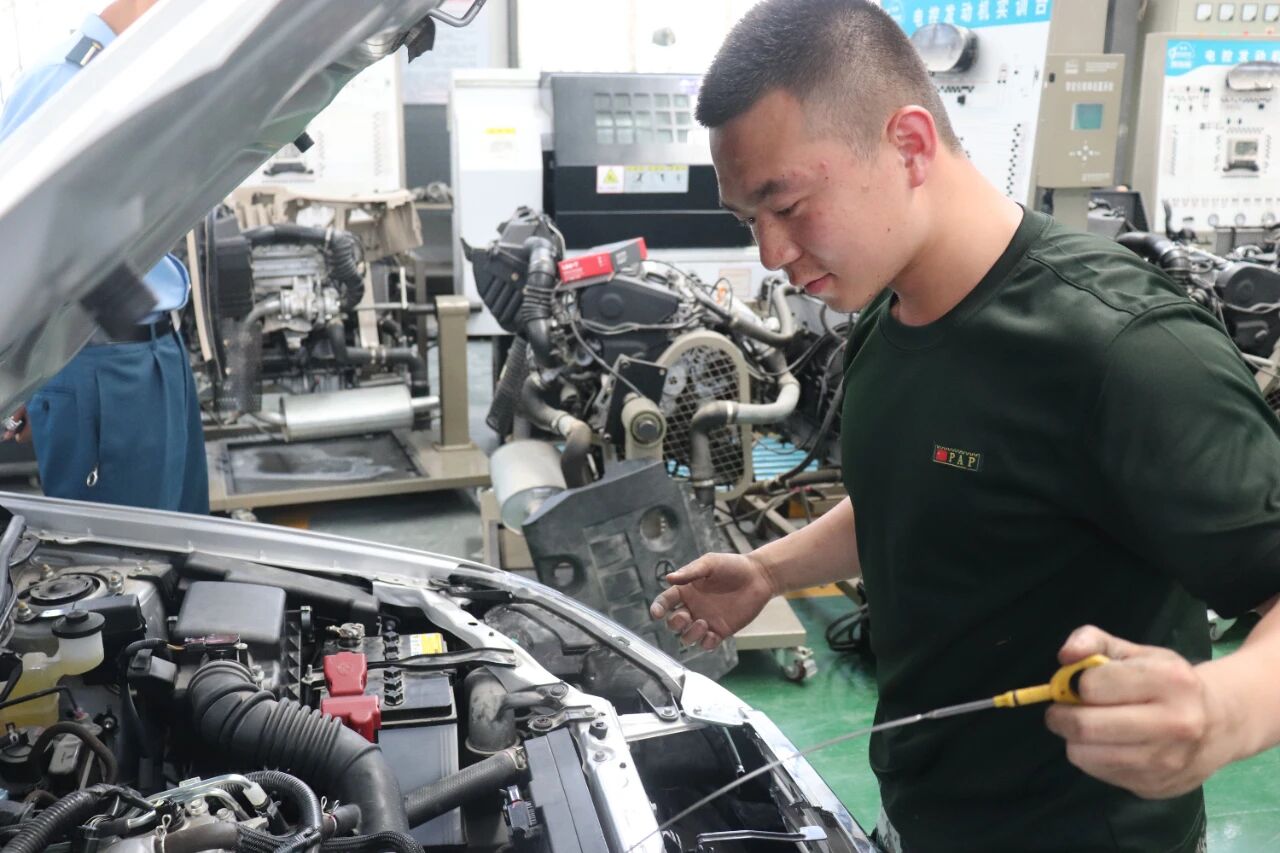 延安职业技术学院军士风采4