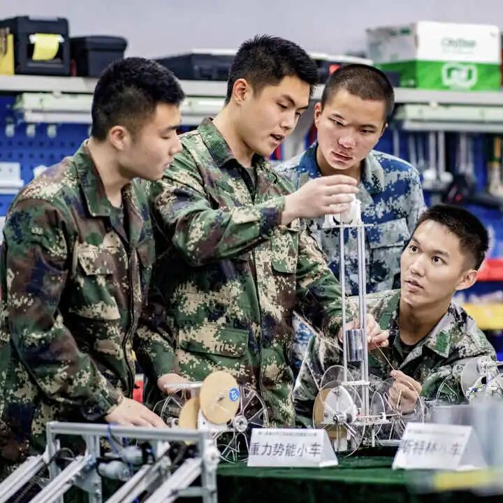 重庆机电职业技术大学军士风采3