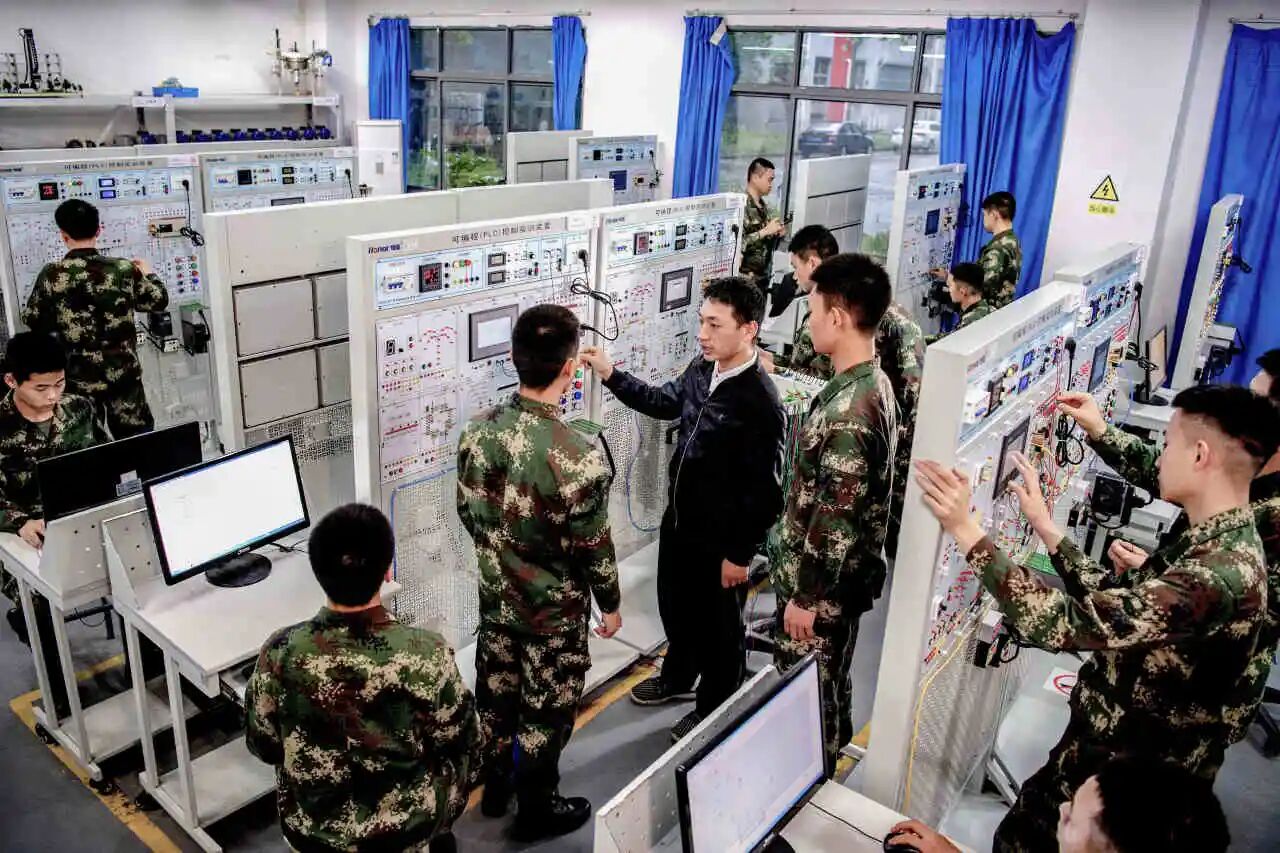 重庆机电职业技术大学军士风采6