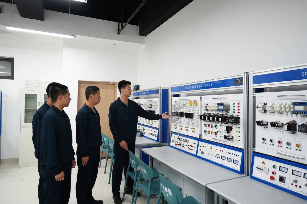 重庆航天职业技术学院军士风采2