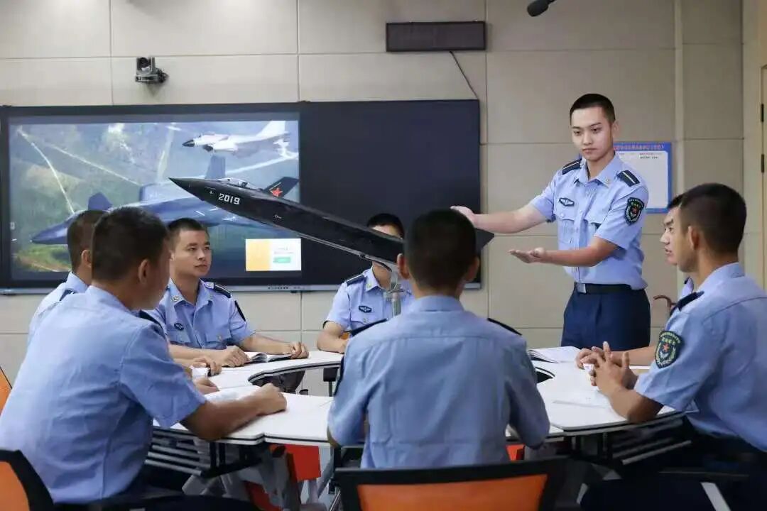 西安航空职业技术学院军士风采4